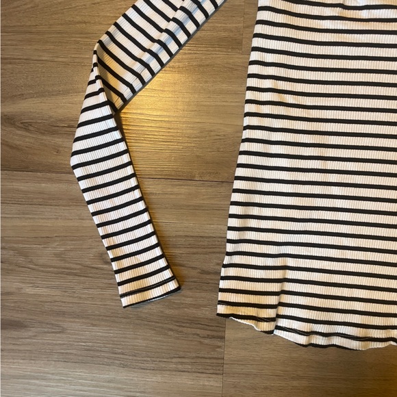 H&M Maternity Long Sleeve Striped Ribbed Tee Size Small - Picture 5 of 5